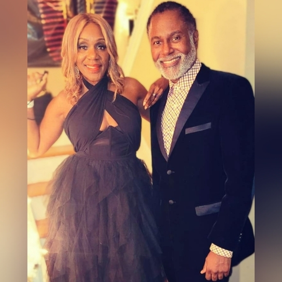 BANANA REPUBLIC High Collar, Button-Down Shirt - Orange and Maroon Pattern - Picture 9 of 9